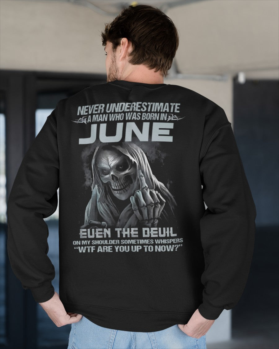 JUNE - NEVER UNDERESTIUNDER A MAN - T-SHIRT FOR MAN - ntnt06 (SKU08-05-06)