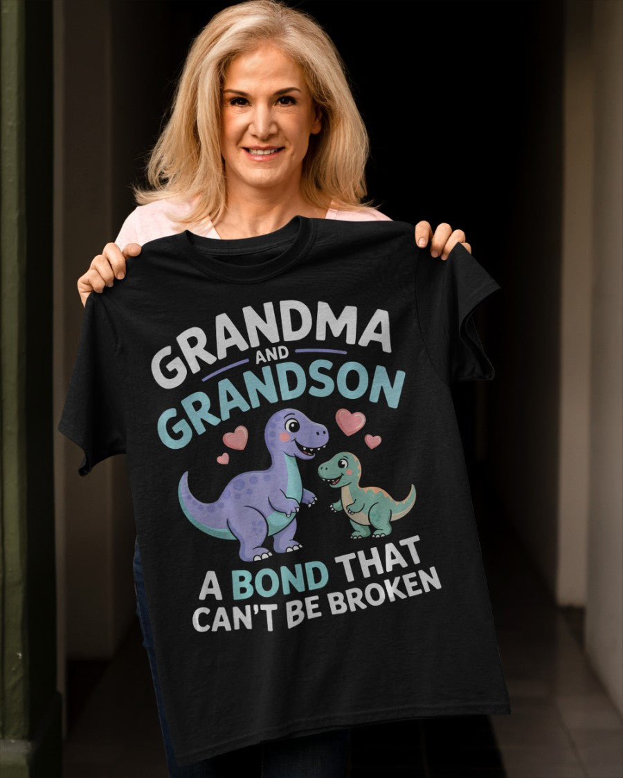 GRANDMA AND GRANDSON A BOND THAT CAN'T BE BROKEN DINOSAUR UNISEX T-SHIRT ntnt00 (SKU-GMS4)